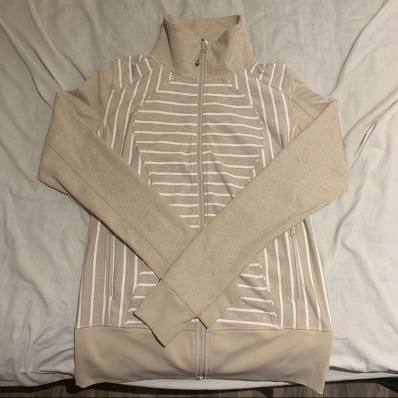 Lululemon women’s jacket - Picture 4 of 4